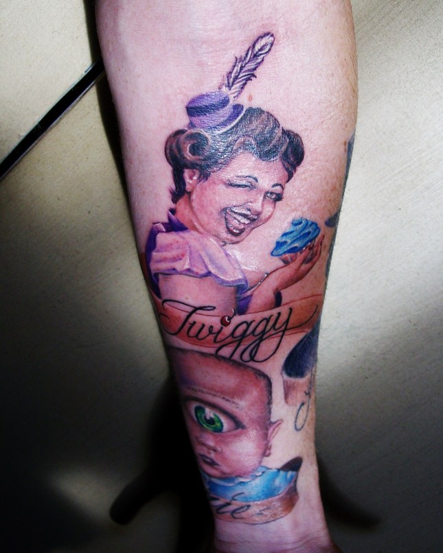 Twiggy - Wink, cupcake & all